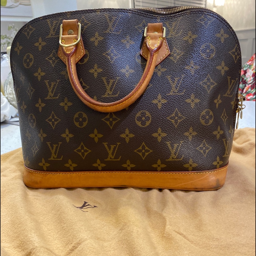 LV alma bag authentic